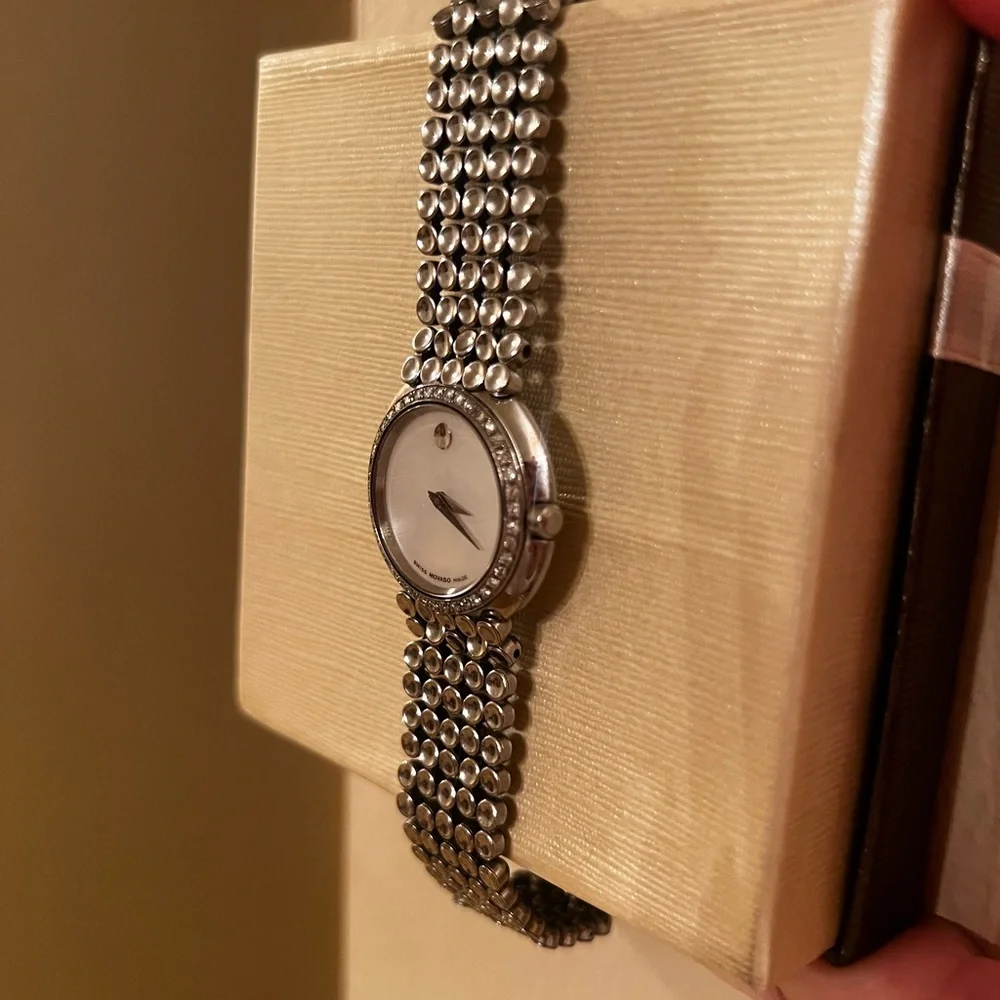 MOVADO Silver Diamond Watch *GOOD CONDITION* - Picture 4 of 4